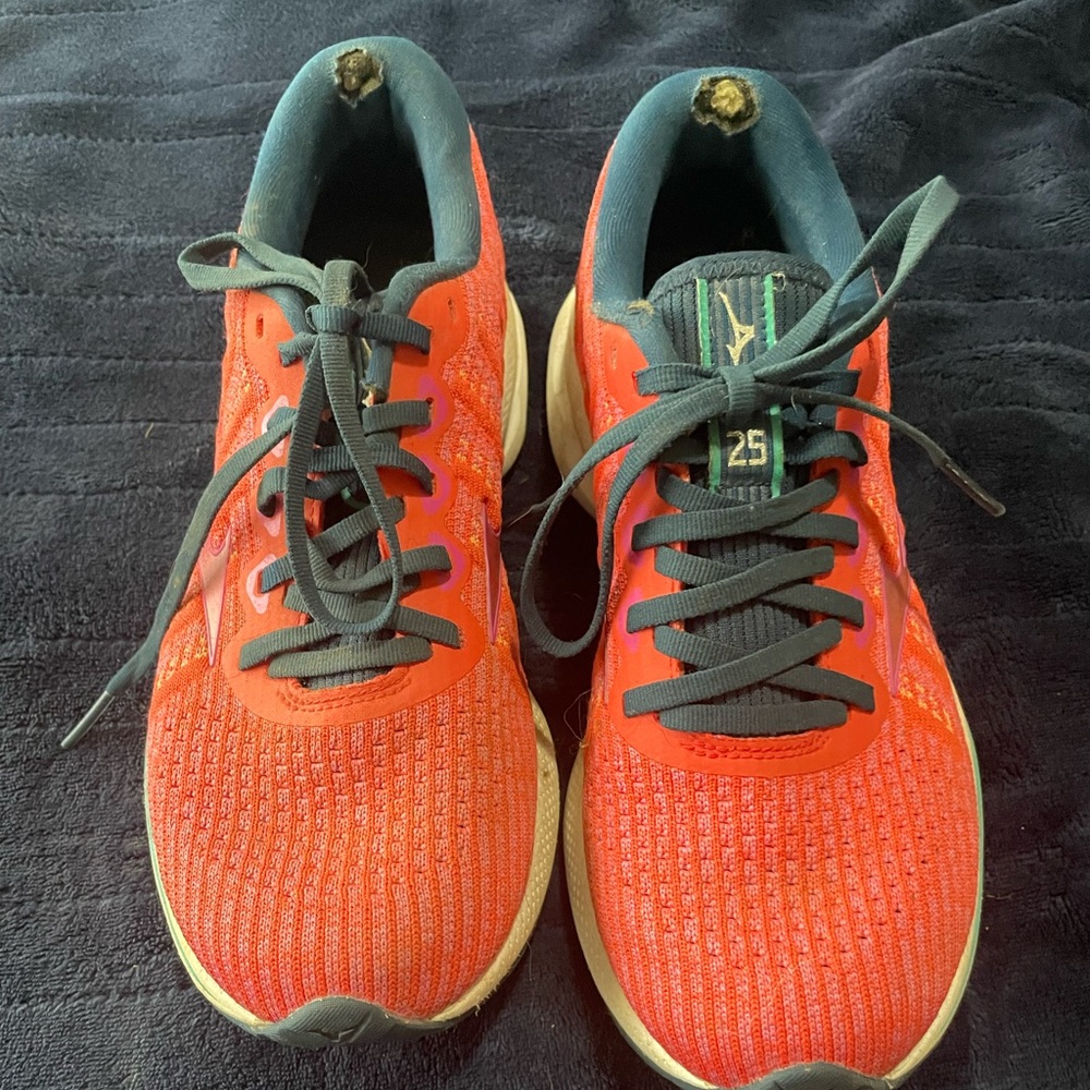 Womens Mizuno Wave Rider 25 running shoes